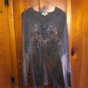 Zip-up hooded long sleeve shirt